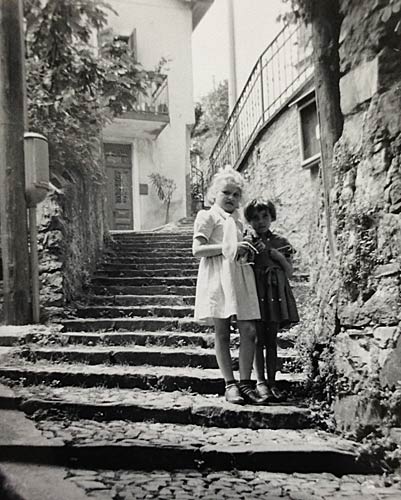 B&oslash;rnene i Gandria (ved Lugano-s&oslash;en) i 1956