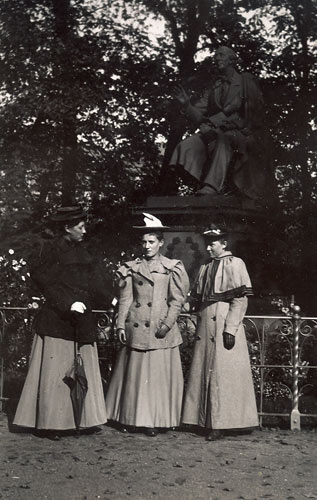 Anna Herskind, Astrid Danielsen. Johanne Herskind