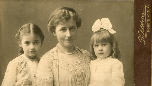 Foto af Yelva med Gudrun og Alice