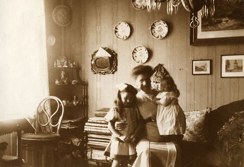 Foto af Yelva med Gudrun og Alice