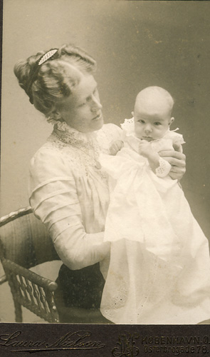 Rosa Danielsen med Otto