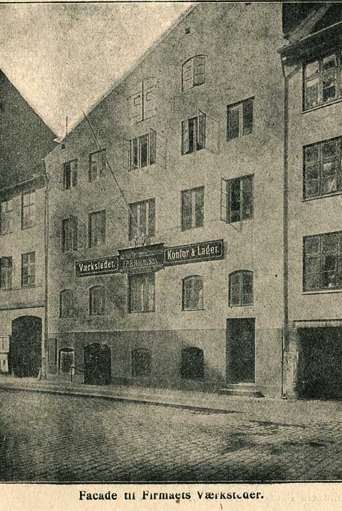 J. P. B. Holm & S&oslash;n's Eftf., tapetsererfirma - Facade til firmaets v&aelig;rksteder
